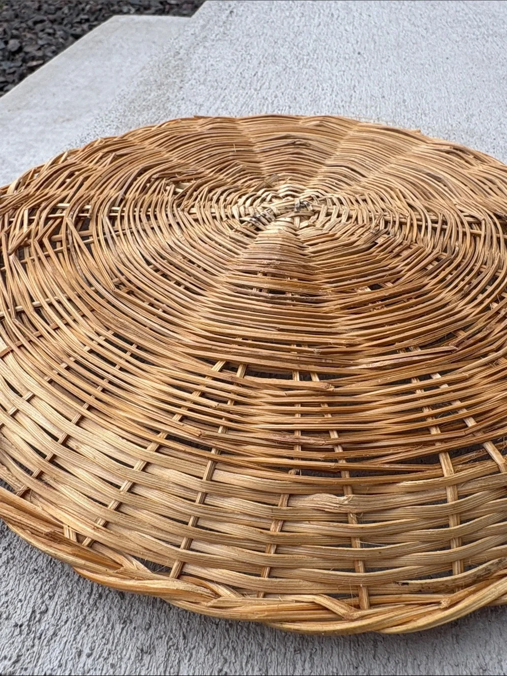 Vintage Woven Wicker Paper Plate Holder Boho Basket Charger Wall Art Single